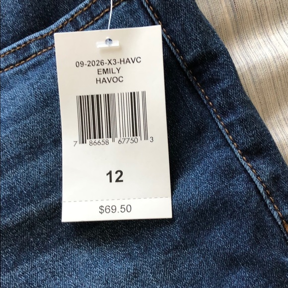 Jeans - new and never worn - Picture 4 of 6